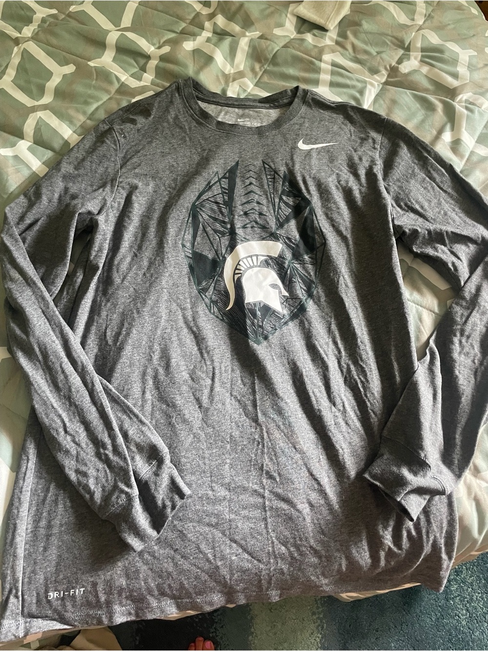 Nike MSU Spartans Men’s Medium Gray Long Sleeve Dri-FIT Shirt